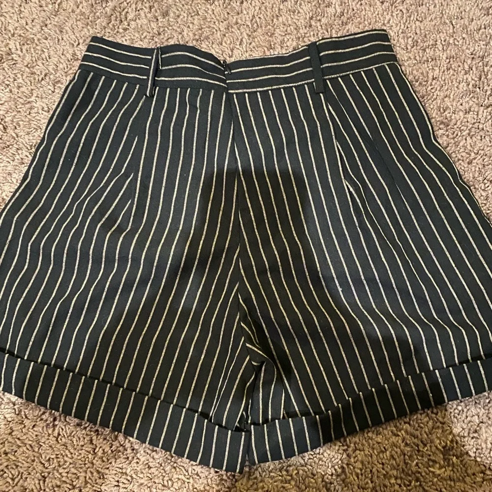 shorts - Picture 2 of 3